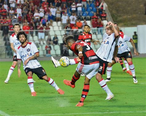 Veja Uma Galeria De Fotos Do Jogo Flamengo X Atl Tico Pr No Kleb O A