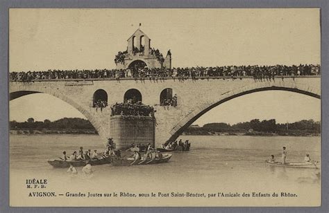 Avignon Avignon Grandes joutes sur le Rhône sous le pont Saint