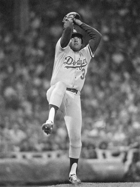 Fernando Valenzuela Dodgers Legend Dead At 63