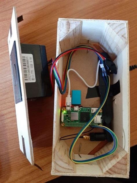 Парень собрал бабушке устройство для получения фотографий от внуков ...