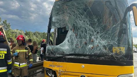 Wypadek Autobusu Z Dzie Mi Na Mo Cie Siekierkowskim Prowadzone S