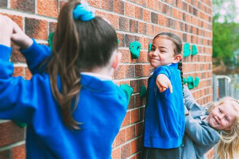 Canon Peter Hall Church Of England Primary School A Busy But Friendly