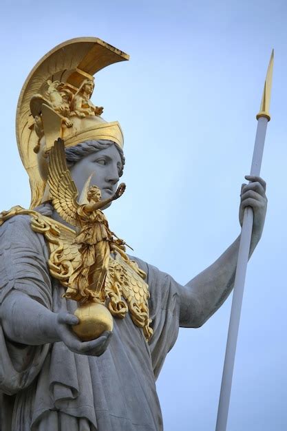 Estátua de pallas athena em viena áustria Foto Premium