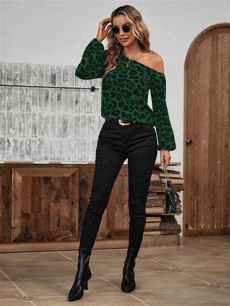 SHEIN LUNE Blusa con estampado de leopardo de cuello asimétrico de