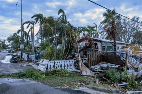 L Uragano Milton Sulla Florida Ripreso Dal Satellite I Fulmini