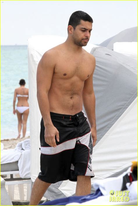 Photo Valderrama Shirtless Miami Photo Just Jared