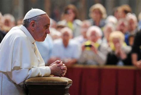 El Papa Pide Rezar Cada Día El Rosario Por La Iglesia En Octubre