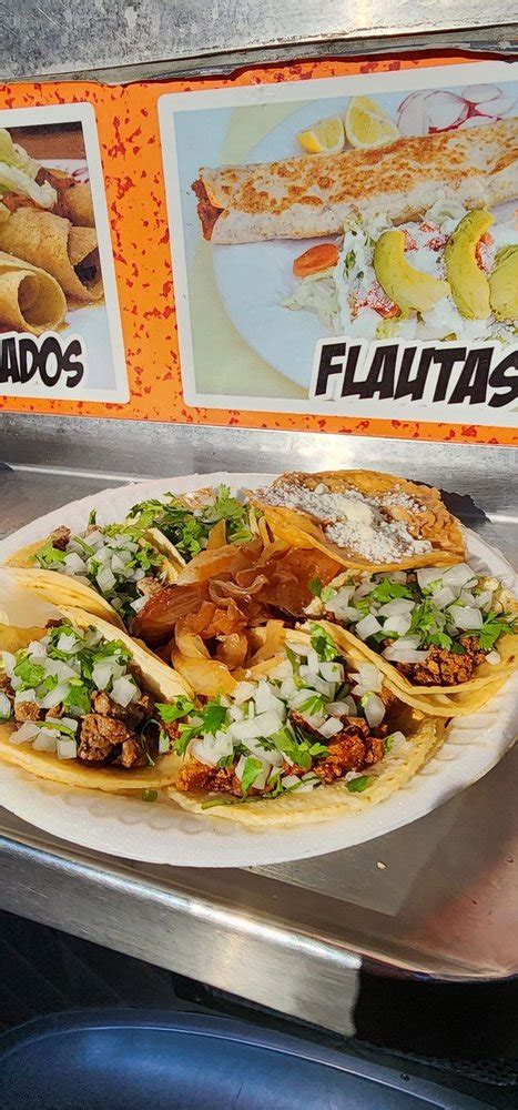 Marielas Tacos Y Antojitos Mexicanos 2520 Sbirch St Santa Ana California Food Trucks