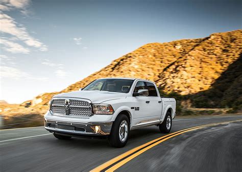 Ram Trucks 1500 Crew Cab Specs And Photos 2013 2014 2015 Autoevolution