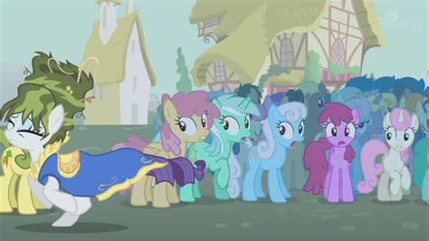 Image Rarity Running Away With Golden Harvest In Background S1e6png