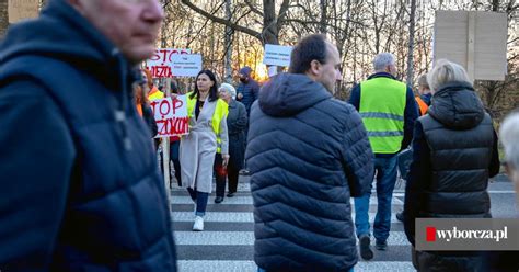 Mieszka Cy Kostuchny Protestowali Przeciwko Budowie Wie Owca Damy