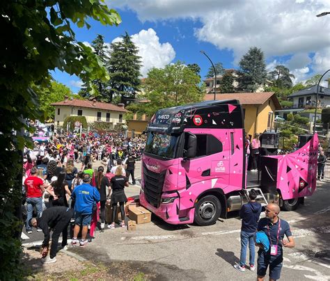 IVECO Al Giro DItalia Con LS Way LNG E LeDaily Protagonista Del