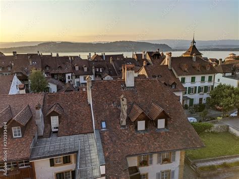 Morat murten et son lac village médiéval de la suisse architecture