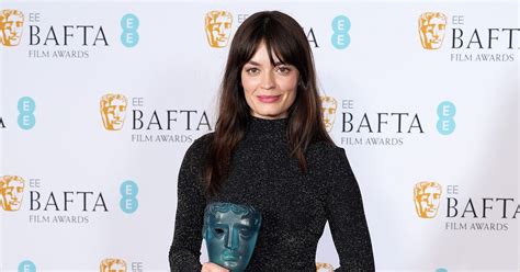 ‘sex Education Star Emma Mackey Wins Rising Star Award At Baftas 2023