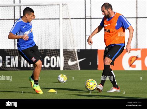 S O Paulo Sp Treino Do Corinthians William Arana And