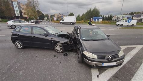 Wypadek na skrzyżowaniu Al Armii Krajowej i ul Polnej w Piotrkowie