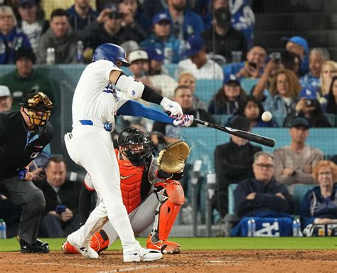 大谷翔平ドジャース移籍1号ヘルナンデスはヒマワリの種シャワーで祝福 MLB写真ニュース 日刊スポーツ