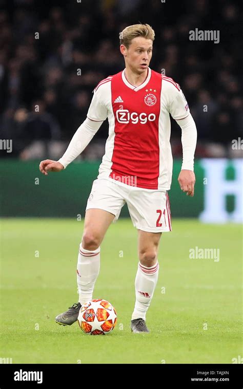 Frenkie de jong hi-res stock photography and images - Alamy