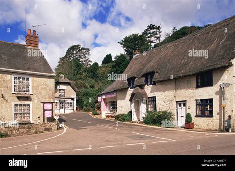 England Hampshire Isle Of Wight Godshill Village View Of Thatched