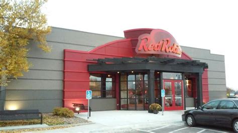 Red Robin Gourmet Burgers And Brews 15560 Cedar Ave Apple Valley Mn