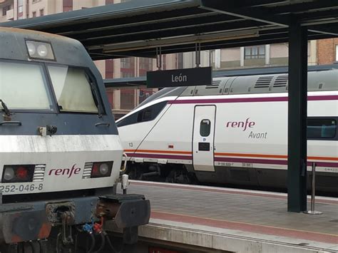 Renfe Ha Expedido Cerca De Abonos Gratuitos De Cercan As Media