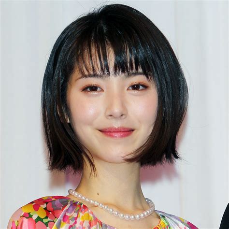 浜辺美波、湯船に浸かって“前髪チョンマゲ”お風呂シーンにファン悶絶！ アサ芸プラス