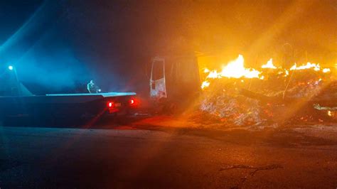 Voraz incendio consumió por completo un camión y generó pánico en Ruta