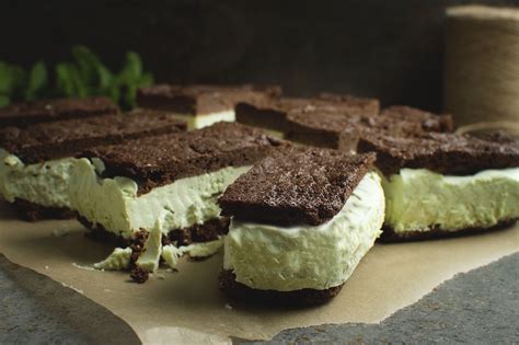 Low-Carb Peppermint Ice-Cream Sandwiches Recipe - Simply So Healthy