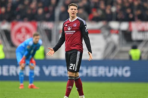 Fc N Rnberg Florian Flick Erleidet Mittelfu Bruch