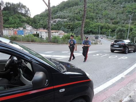 Viterbo Carabinieri Sgominata Fiorente Piazza Di Spaccio Tra