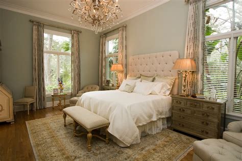 15 Classy And Elegant Traditional Bedroom Designs That Will Fit Any Home