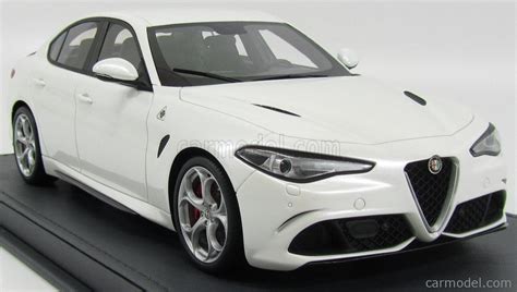 BBR MODELS BBRC1806BV Scala 1 18 ALFA ROMEO GIULIA QV QUADRIFOGLIO