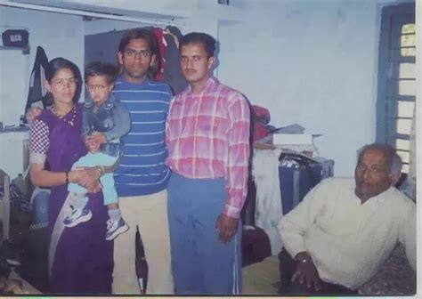 10 Rare UNSEEN Photos Of MS Dhoni From Childhood | IWMBuzz