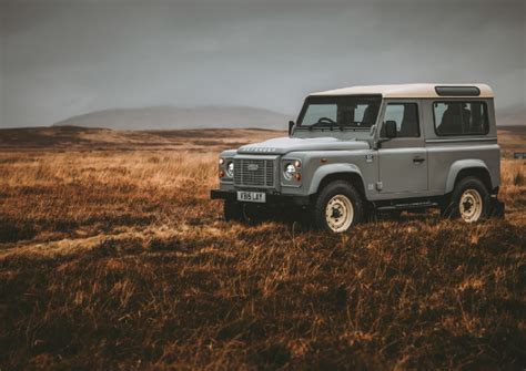 Para Poucos Land Rover Lan A Edi O Especial Do Defender