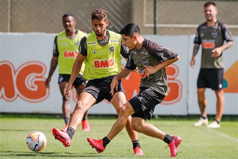 Savarino destaca rápida adaptação Clube Atlético Mineiro