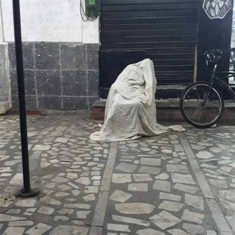 Homem morre sentado na estação de trem de Padre Miguel na noite desta