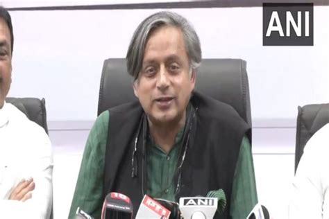 Congress Shashi Tharoor Defends Kejriwals Remarks On Pm Modis Age