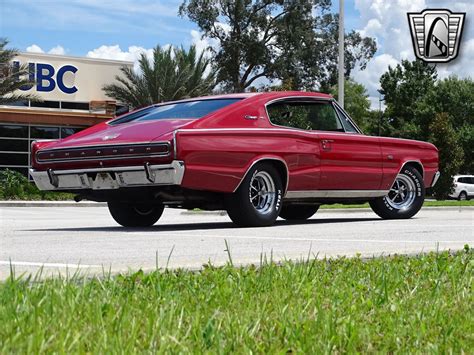 H Code 1966 Dodge Charger 426 Hemi Looks Like A Gentlemans Muscle Car Autoevolution