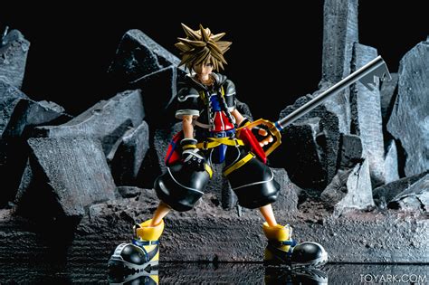 Sh Figuarts Donald Duck And Sora From Kingdom Hearts In Hand The