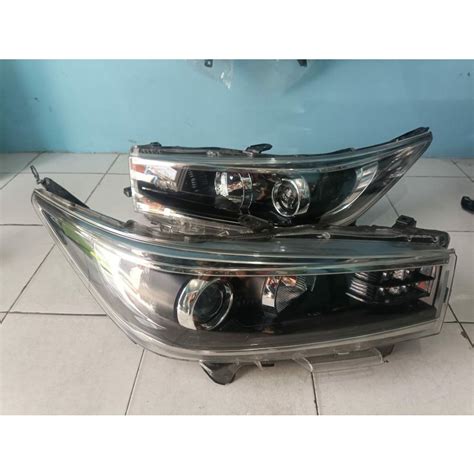 Jual Headlamp Lampu Depan Toyota Innova Reborn Tipe Q Venturer 2019