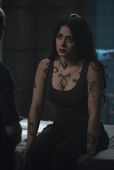 Shadowhunters Series Finale Review A Bittersweet Goodbye Tv Fanatic