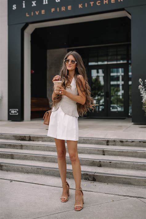 Linen Vest Look Southern Curls Pearls