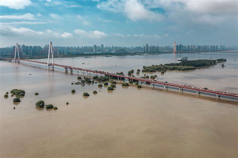 China raises Yangtze river flood alert to second highest level | Daily ...