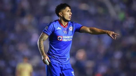 Carlos Salcedo Y Su Mensaje Con Un Tono A Despedida Del Cruz Azul