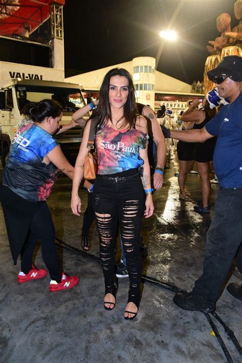 Ego Cleo Pires Curte Carnaval Em S O Paulo Amigos Not Cias De