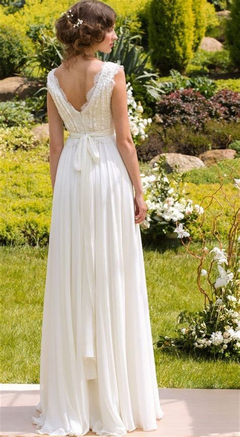 Casual Outdoor Wedding Dress Ideas To Makes You Look Gorgeous 44