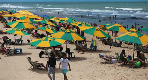 Domingo De Praias Lotadas Em Boa Viagem E Porto De Galinhas