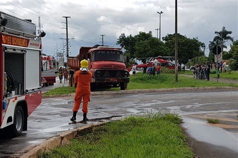 Caminh O Atropela Idosa Que Internada Em Estado Grave No Df Metr Poles