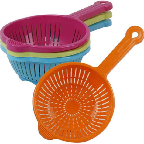 Wholesale Plastic Colander with Handle - 8.5"D | DollarDays