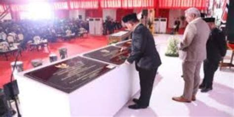 mendagri resmikan tiga provinsi   papua mimbar rakyat